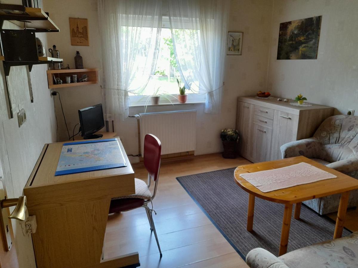 Ferienwohnung Woelbert Altendiez Экстерьер фото